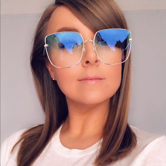 Meet your Posher, Katherine - Picture 1 of 1